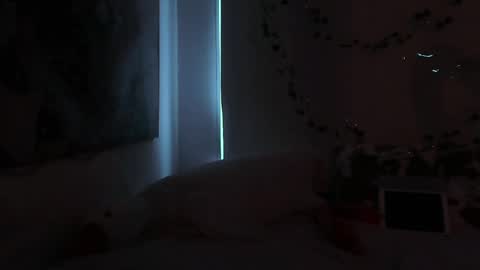 Snapshot of secretqueen_x chatting on March 5, 8:54 am Anna online show from March 5, 8:54 am