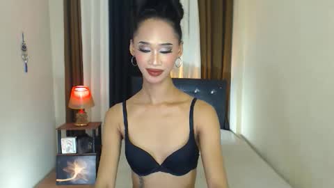 ashly online show from May 24, 1:06 pm