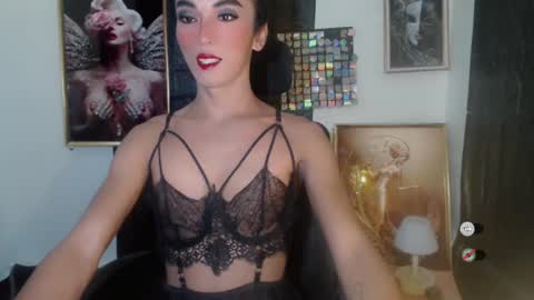 Snapshot of seductive_savixx chatting on February 13, 3:07 am seductive_savixx online show from February 13, 3:07 am