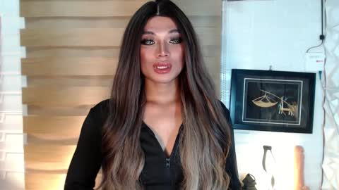 Snapshot of seductivedeluxe69 chatting on March 7, 11:51 am Deluxe online show from March 7, 11:51 am