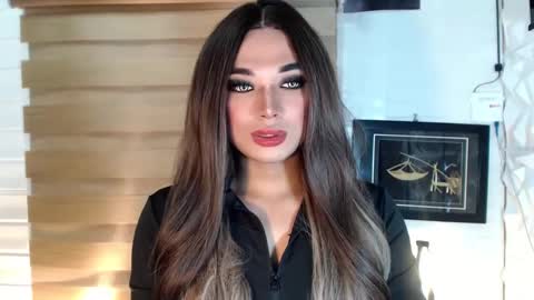 Snapshot of seductivedeluxe69 chatting on March 1, 3:21 am Deluxe online show from March 1, 3:21 am