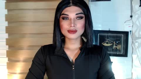 Snapshot of seductivedeluxe69 chatting on March 3, 9:00 am Deluxe online show from March 3, 9:00 am