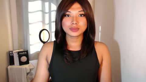 Snapshot of seductivedeluxe69 chatting on September 18, 7:45 am Deluxe online show from September 18, 7:45 am