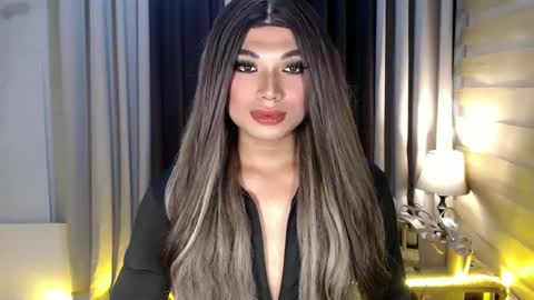 Snapshot of seductivedeluxe69 chatting on March 12, 5:38 pm Deluxe online show from March 12, 5:38 pm