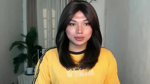 Deluxe online show from May 5, 8:09 am
