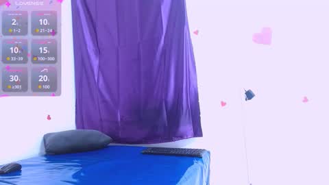 Estefany online show from October 13, 12:40 pm