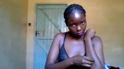 Seductress online show from October 8, 8:20 am