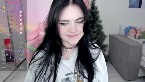 Snapshot of selena___cute chatting on December 30, 8:32 am Selena online show from December 30, 8:32 am