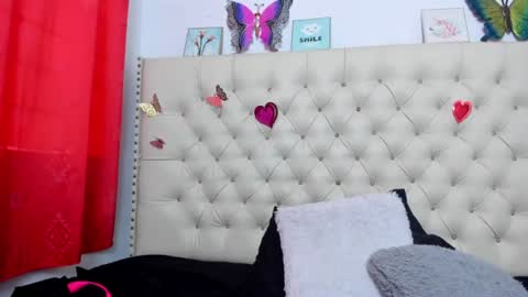 selena_beautyy online show from June 19, 8:15 pm