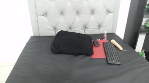 selena_fox7 online show from February 23, 12:30 am