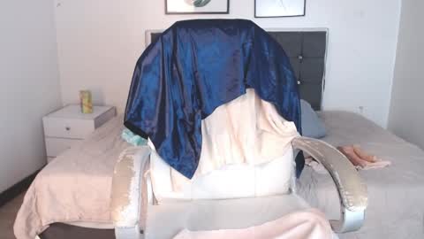 Selena online show from April 9, 7:08 pm