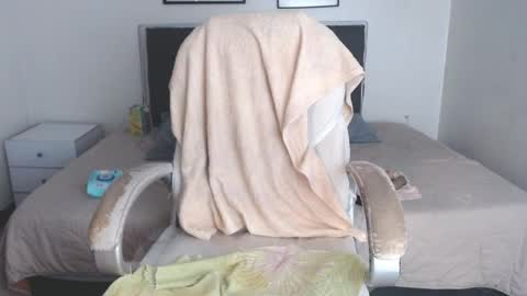 Selena online show from April 10, 7:18 pm