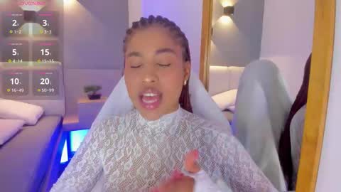 Selena online show from December 16, 10:43 am