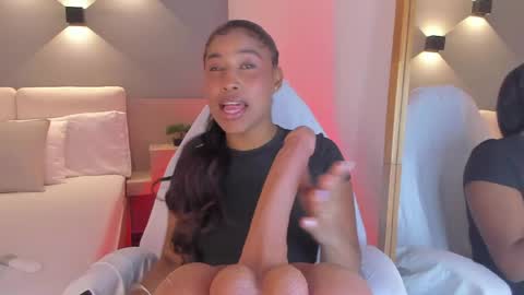 Selena online show from April 1, 11:33 am