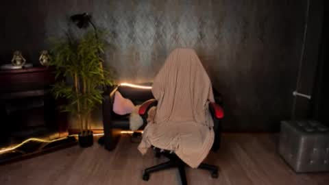 Selena online show from September 28, 2:04 pm