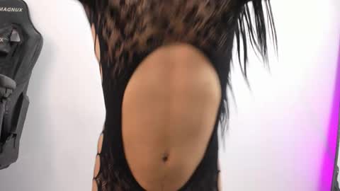 Snapshot of selena_robertss_ chatting on October 18, 2:16 am selena roberts online show from October 18, 2:16 am