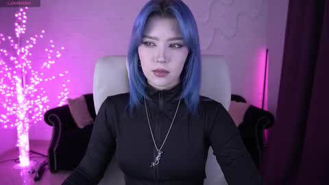 selenairis online show from February 10, 7:00 am