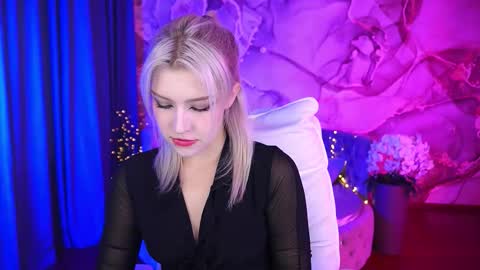 selenairis online show from September 22, 6:17 am