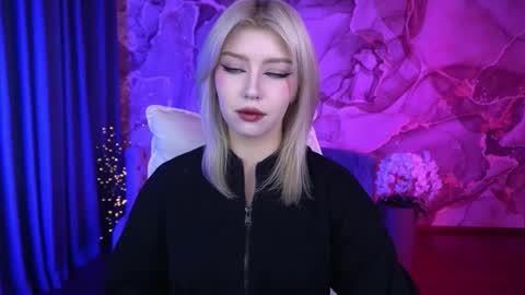 selenairis online show from September 27, 7:39 am