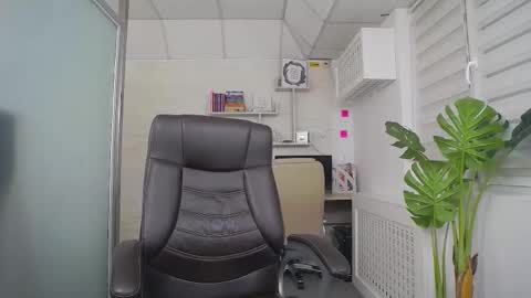 selenajoy_ online show from November 9, 8:18 am