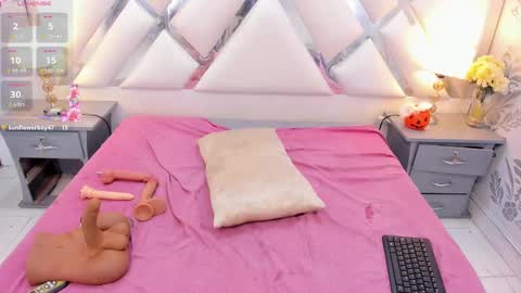 Selena reyess online show from October 17, 10:47 pm