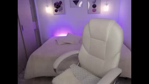 selene_rouse_ online show from December 4, 11:04 pm