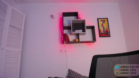 selene_s3xy online show from March 28, 12:01 am