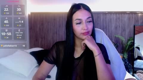 Snapshot of selene_vega_ chatting on October 16, 4:50 pm INDEPENDENT model Instagram selenevega08 online show from October 16, 4:50 pm