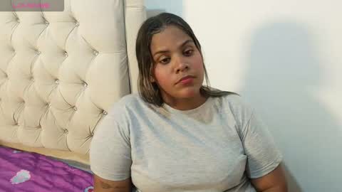 Snapshot of selene_zafiro chatting on October 2, 10:08 pm selene_zafiro online show from October 2, 10:08 pm