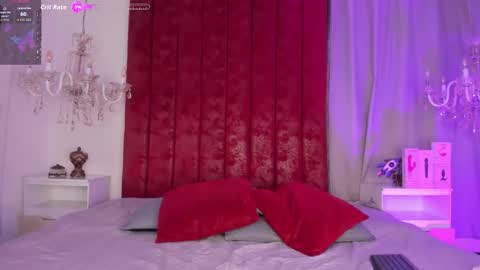 Selenee online show from December 1, 4:27 pm