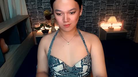 Snapshot of selenesantiago chatting on January 2, 6:50 am joan online show from January 2, 6:50 am