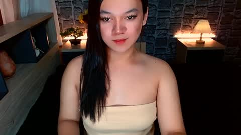 Snapshot of selenesantiago chatting on December 18, 2:21 am joan online show from December 18, 2:21 am