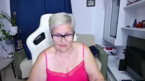 Selenna online show from May 10, 6:03 pm