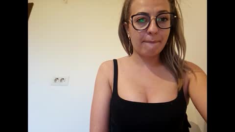 Selenna online show from September 22, 3:49 pm