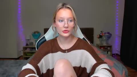 Simon and Alice online show from October 8, 7:09 pm