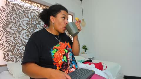 Selket online show from December 3, 11:40 am