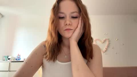 Lily online show from May 15, 9:18 am