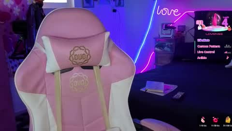 Selvaggia Del Caribe online show from April 14, 6:11 pm