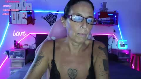 Selvaggia Del Caribe online show from December 27, 5:48 pm