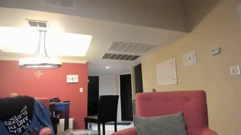 senditquick online show from October 31, 10:59 am