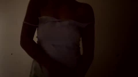 Sennya online show from October 21, 8:01 pm