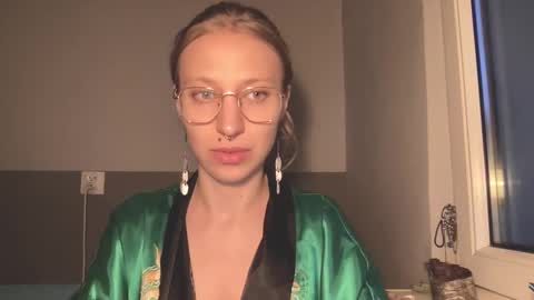 senseinner online show from September 9, 5:35 pm