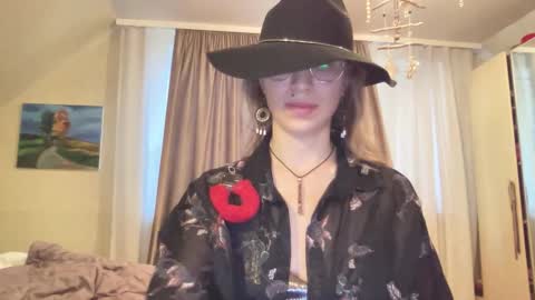 senseinner online show from September 30, 2:27 pm