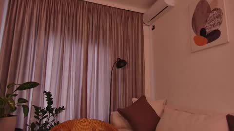 Snapshot of sensual_moments chatting on September 14, 7:32 am Lina or LiaLi online show from September 14, 7:32 am