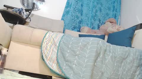 I am Hellen online show from October 17, 12:14 am