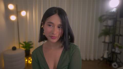 Snapshot of sensualcherry_ chatting on January 5, 1:35 am Maria- OF sensual bee online show from January 5, 1:35 am