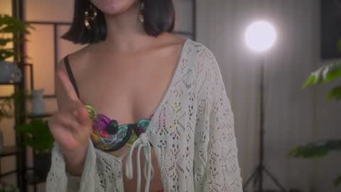 Snapshot of sensualcherry_ chatting on January 30, 4:16 am Maria- OF sensual bee online show from January 30, 4:16 am