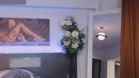 Snapshot of sensualhallie chatting on September 13, 4:42 pm Hallie online show from September 13, 4:42 pm