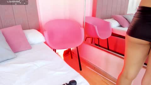 Jeen  online show from November 15, 9:49 pm