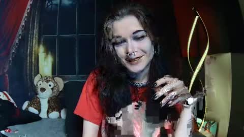 Snapshot of seraphinmunster chatting on February 22, 12:05 am Seraphin Munster online show from February 22, 12:05 am